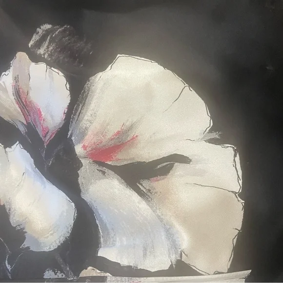 White House Black Market 100% silk floral halter top. See pics for measurements - Picture 5 of 14